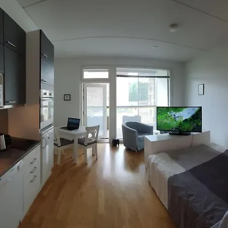 Studio, 9 Min Walk To Train+15 Min City Or Airport *